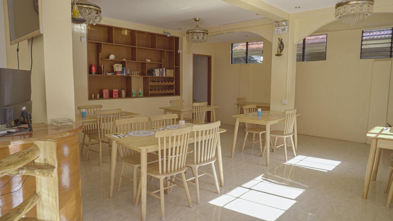 Speed 8 Inn Moalboal Exterior foto